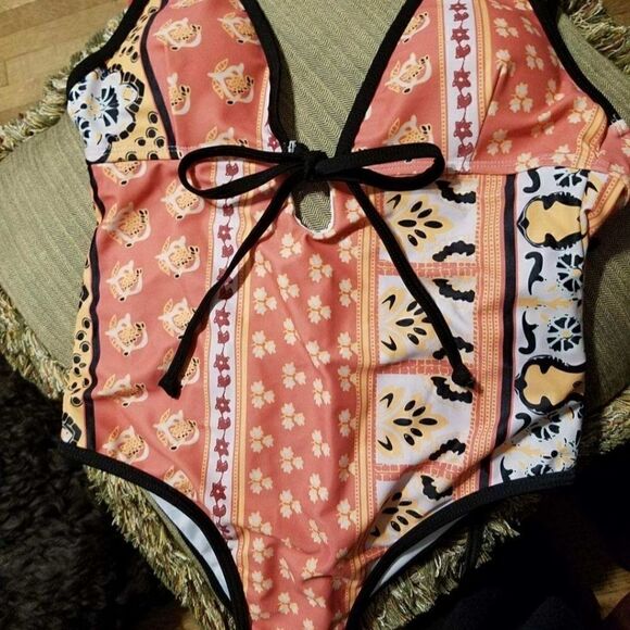 💕Sexy Pink patterned swimsuit size S. Tie front; Si - Picture 5 of 9